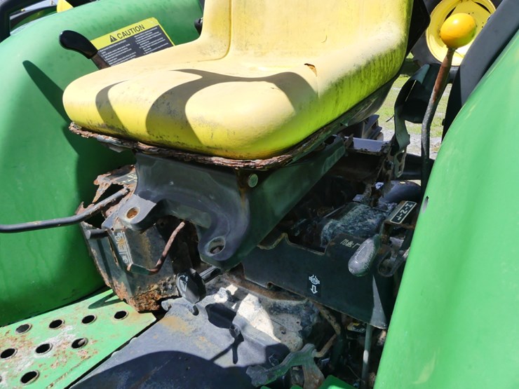 john-deere-4105-image-11