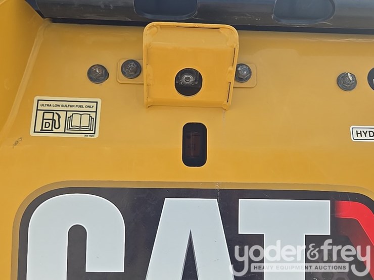 2021-caterpillar-d1-image-60