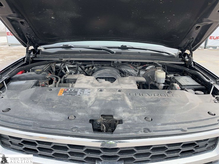 2017-chevrolet-tahoe-image-10