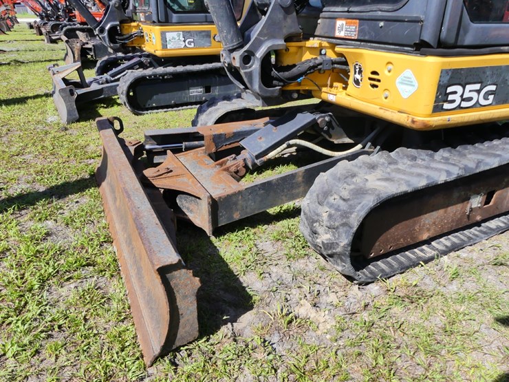 2019-deere-35g-image-10