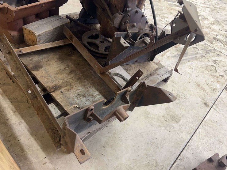 ford-engine-and-parts-image-33