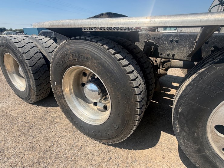 2016-western-star-4700-image-20