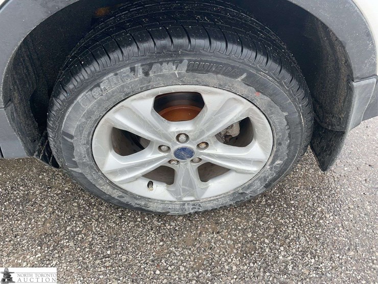 2014-ford-escape-image-24