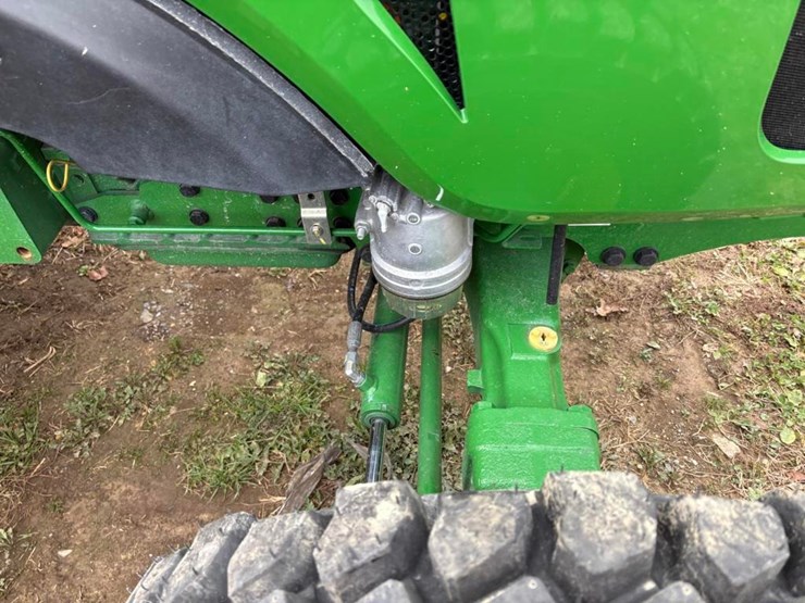 2019-john-deere-4044m-image-9