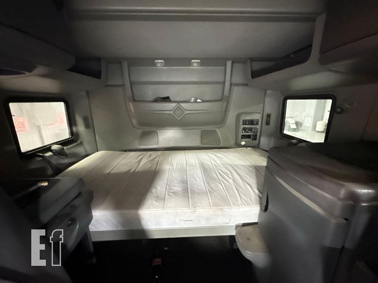 2012-international-prostar-image-21