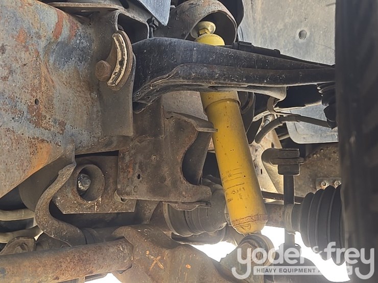 2002-chevrolet-silverado-2500hd-image-30