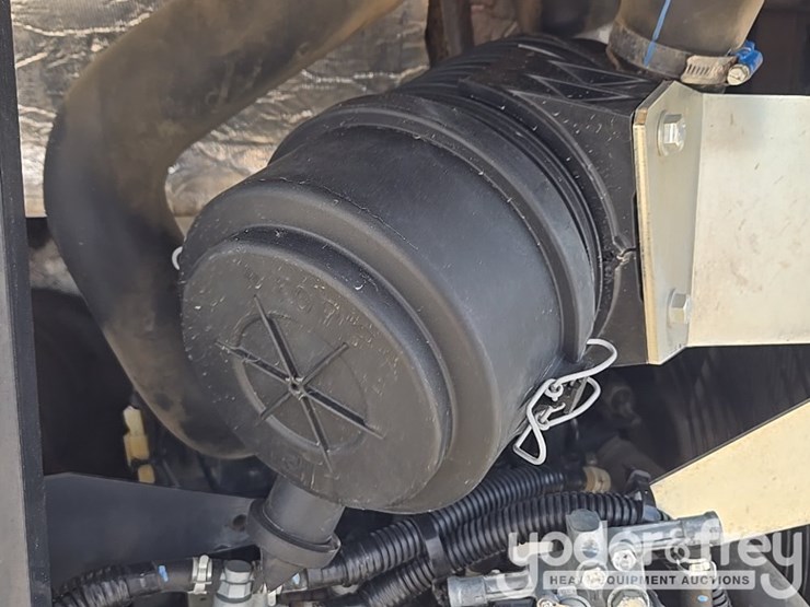 2022-deere-26g-image-54