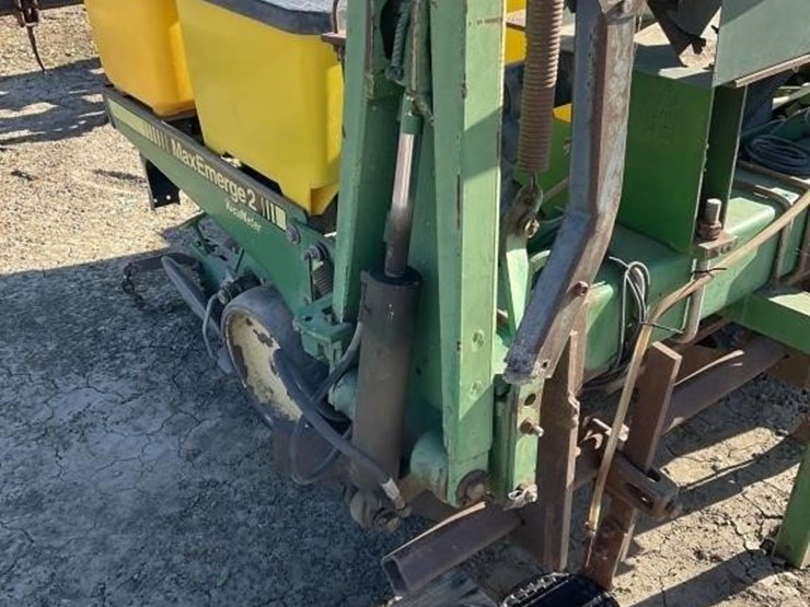 john-deere-7300-image-11