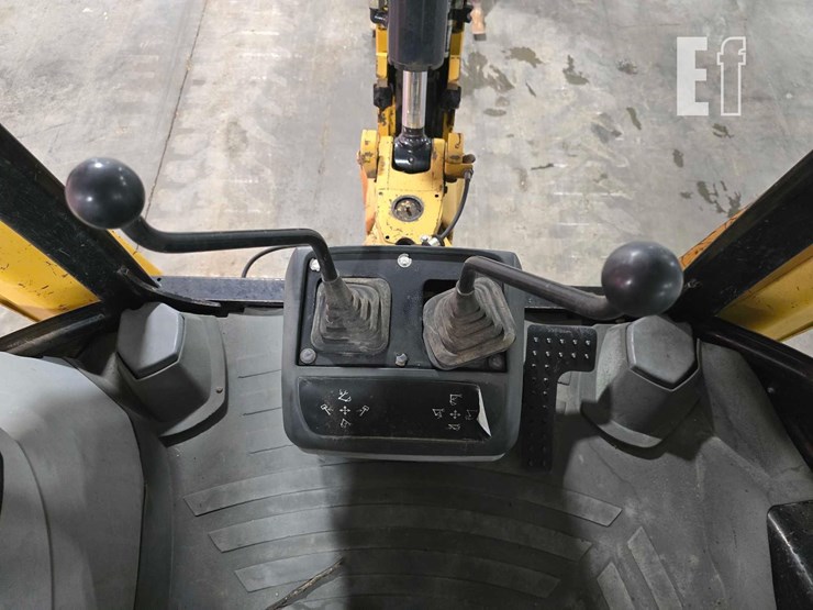 2008-caterpillar-416e-image-29