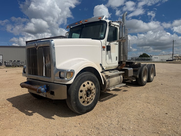 2007-international-9900i-image-1