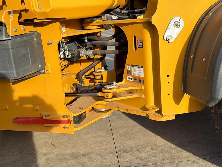 2024-deere-624-p-tier-image-15