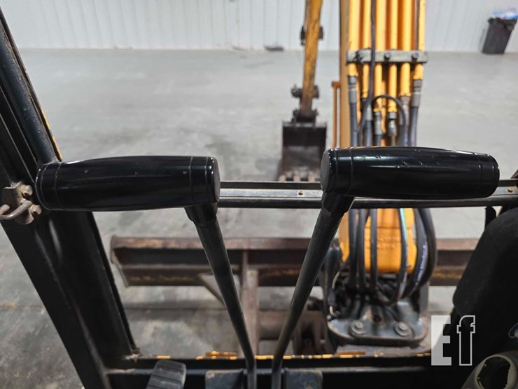 2013-hyundai-robex-35z-9-image-18