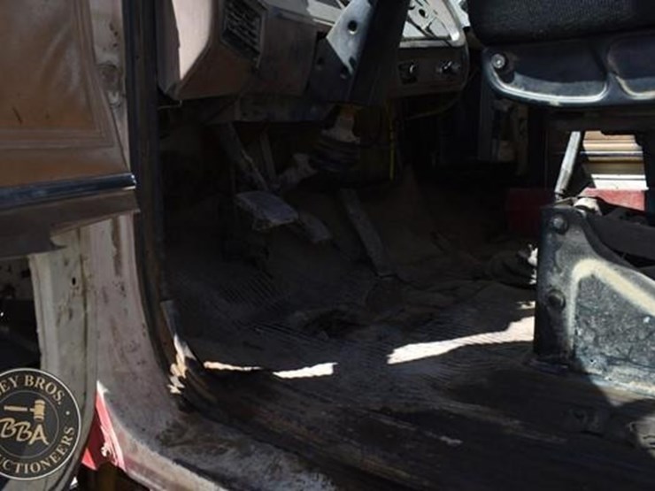 1988-ford-l8000-image-38