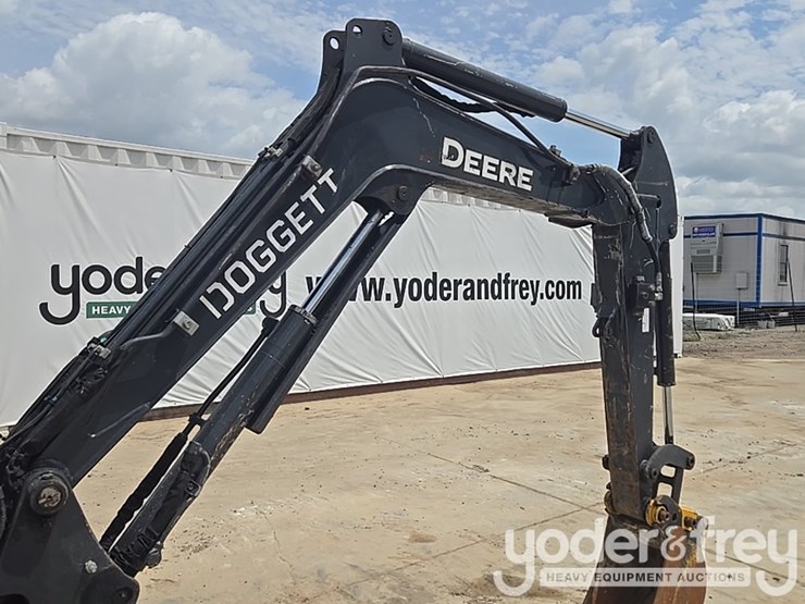 2022-deere-26g-image-35