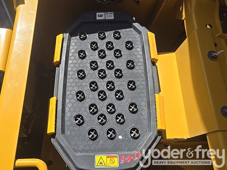 2019-caterpillar-336-image-38