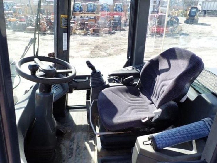 2011-deere-304j-image-17