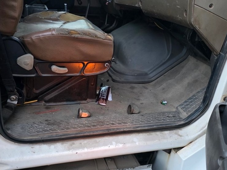 2000-caterpillar-3126-image-45