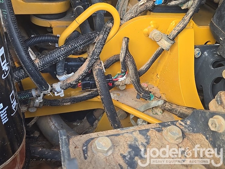 2022-deere-260e-image-104