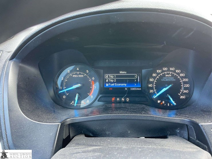 2017-ford-explorer-image-12