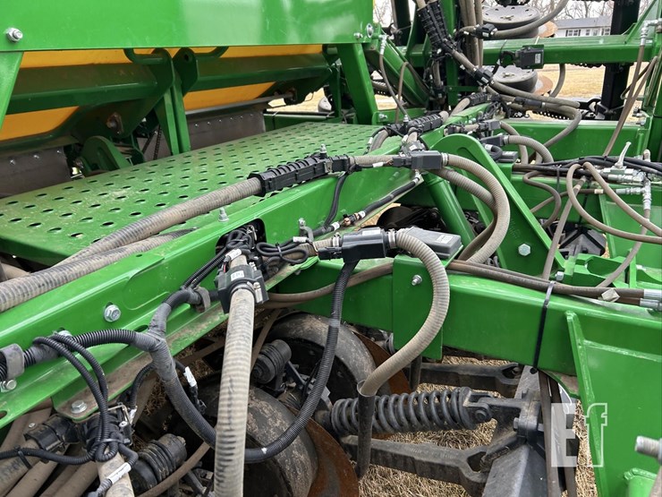 2014-john-deere-1990ccs-image-26