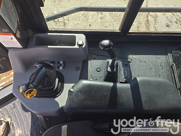 2023-komatsu-d61px-24-image-69