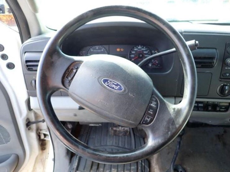 2006-ford-f350-xlt-image-12