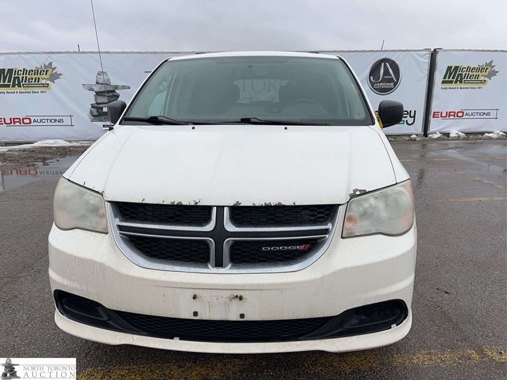 2013-dodge-grand-caravan-se-image-2