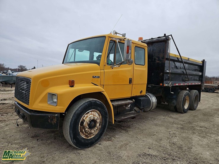 2004-freightliner-fl80-image-1