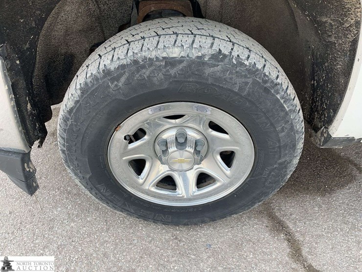 2017-chevrolet-silverado-1500-image-25