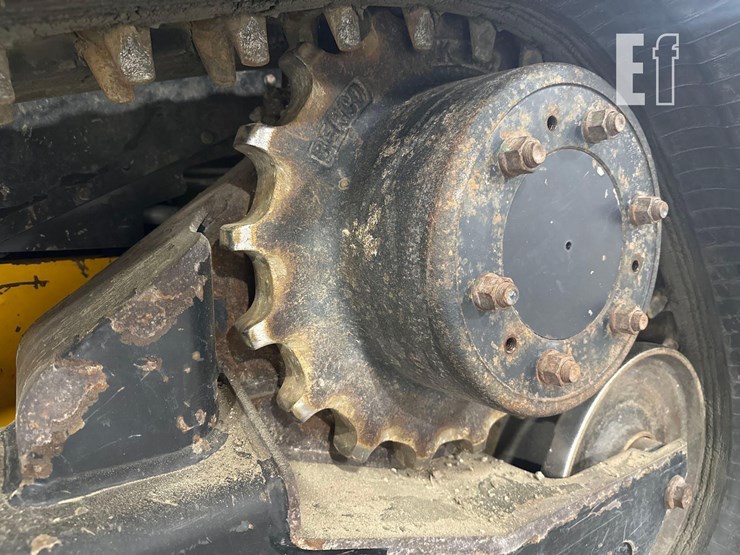 2021-jcb-3ts-8t-image-26