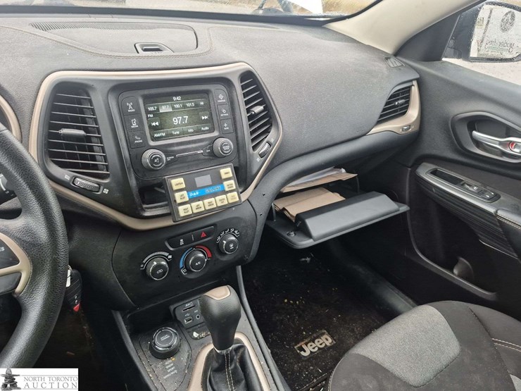 2016-jeep-cherokee-image-13