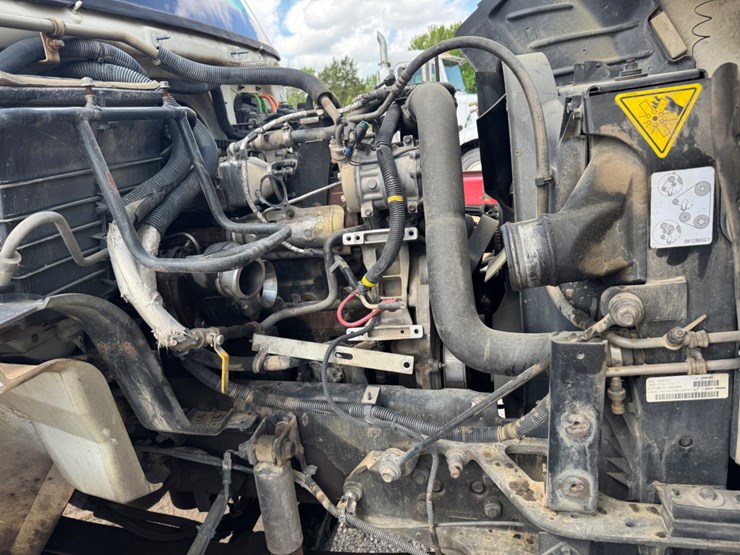 2010-international-4300-image-6