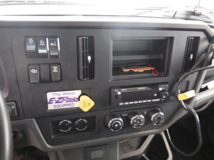 2023-kenworth-t280-image-16