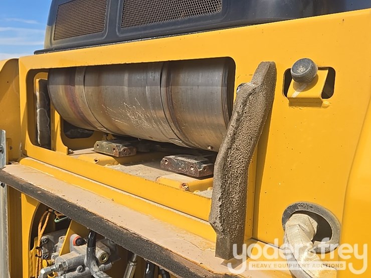 2017-caterpillar-336fl-image-63