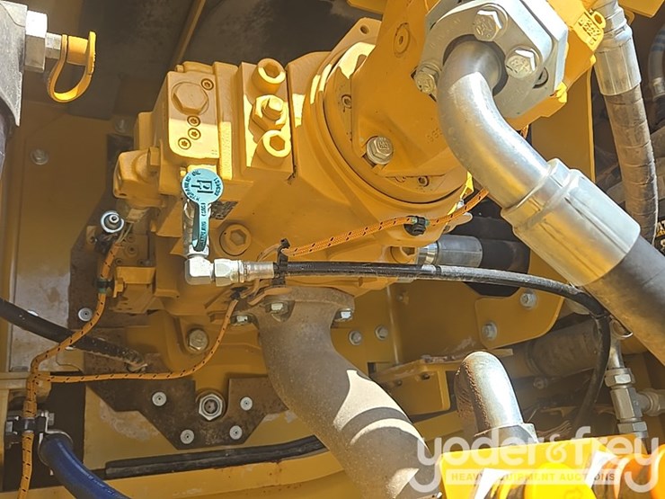 2019-caterpillar-336-image-45