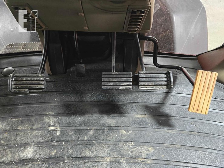 case-ih-magnum-245-image-19