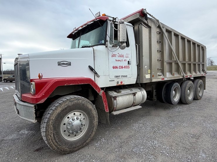 #31720-•-1999-volvo-tri-axle-dump-truck-image-1