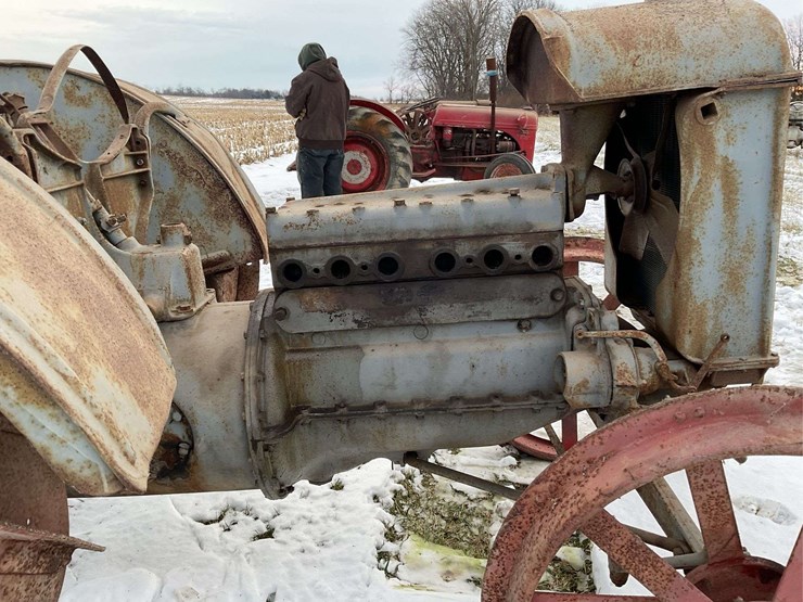 fordson-(usa)-parts-tractor-image-8