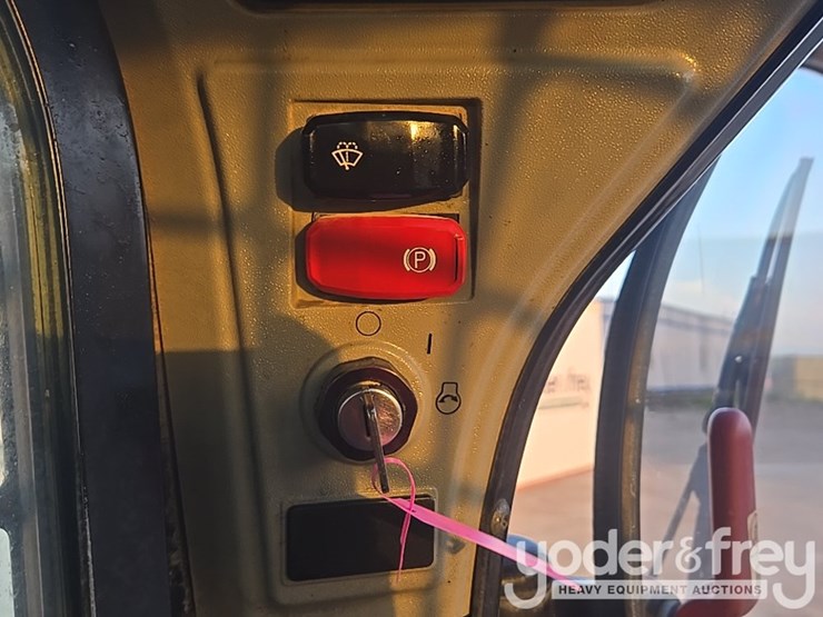 2022-caterpillar-289d3-image-92