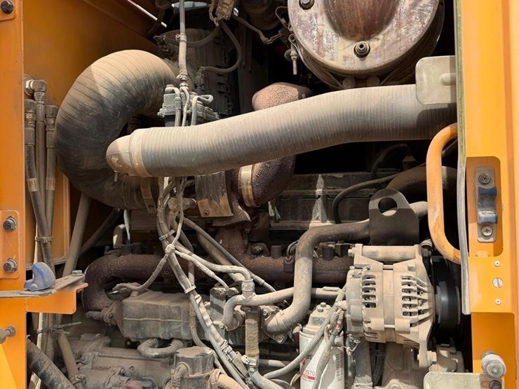 2014-hyundai-hl757tm-9a-image-26