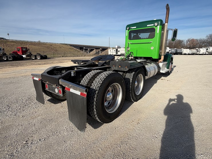2021-peterbilt-367-image-6