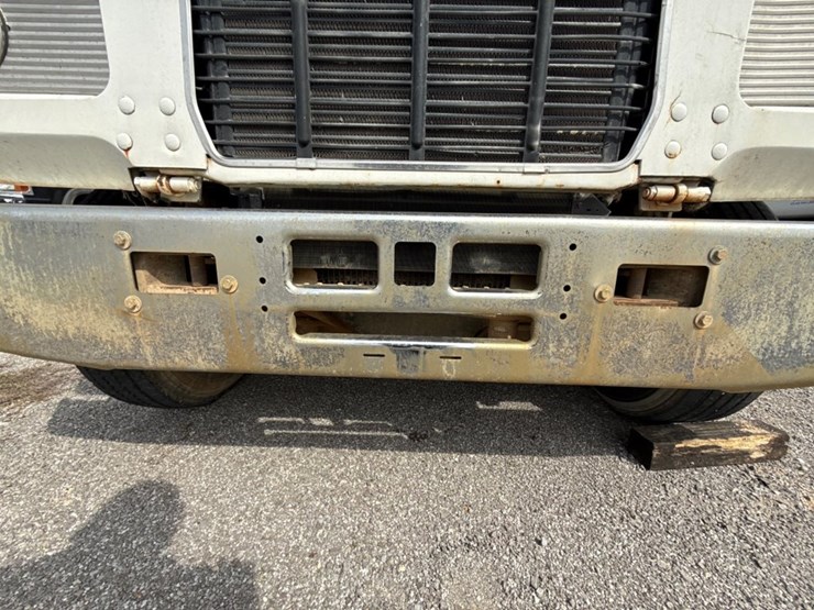 #31721-•-1989-mack-r690t-single-axle-fuel-truck-image-42