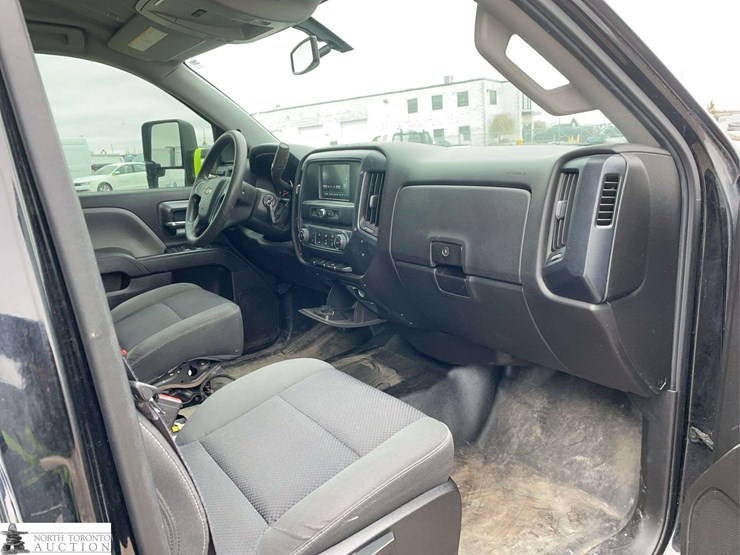 2016-chevrolet-silverado-2500hd-image-19