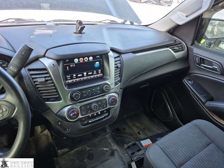 2018-chevrolet-suburban-image-15