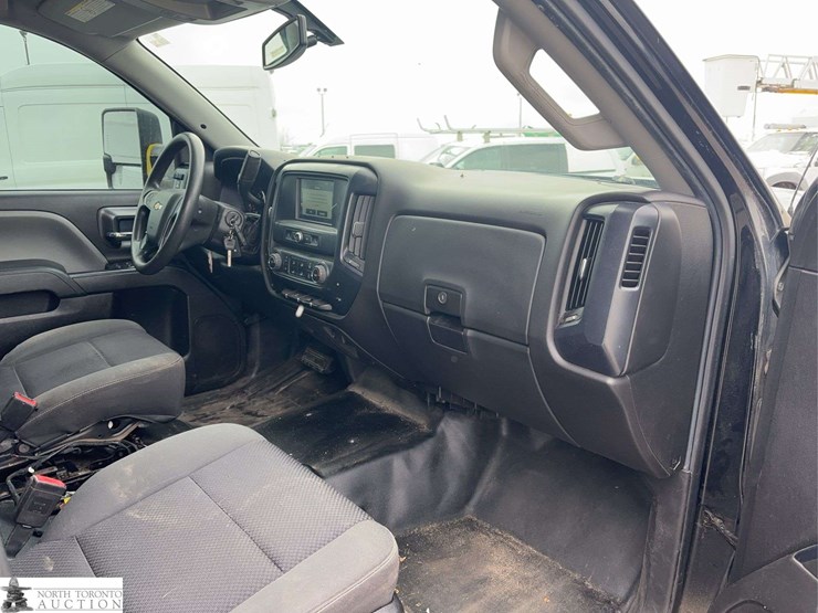 2016-chevrolet-silverado-2500hd-image-19