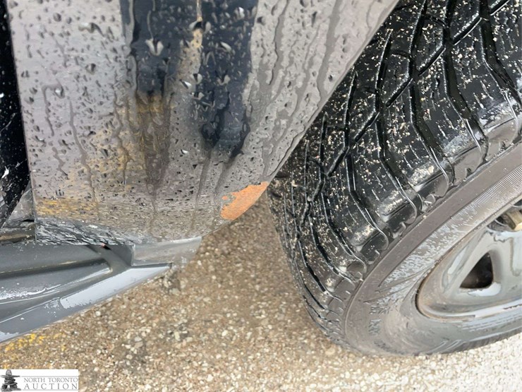 2017-chevrolet-tahoe-image-29