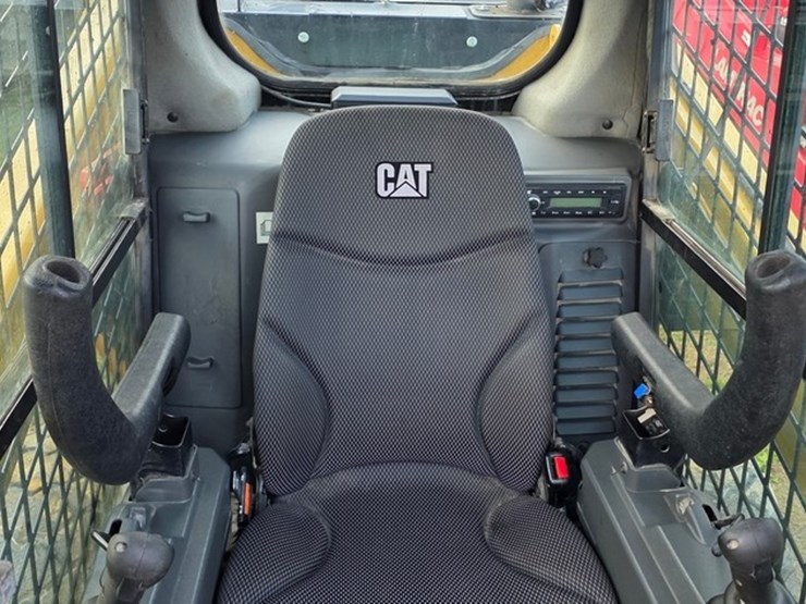 2022-caterpillar-272d3-image-45