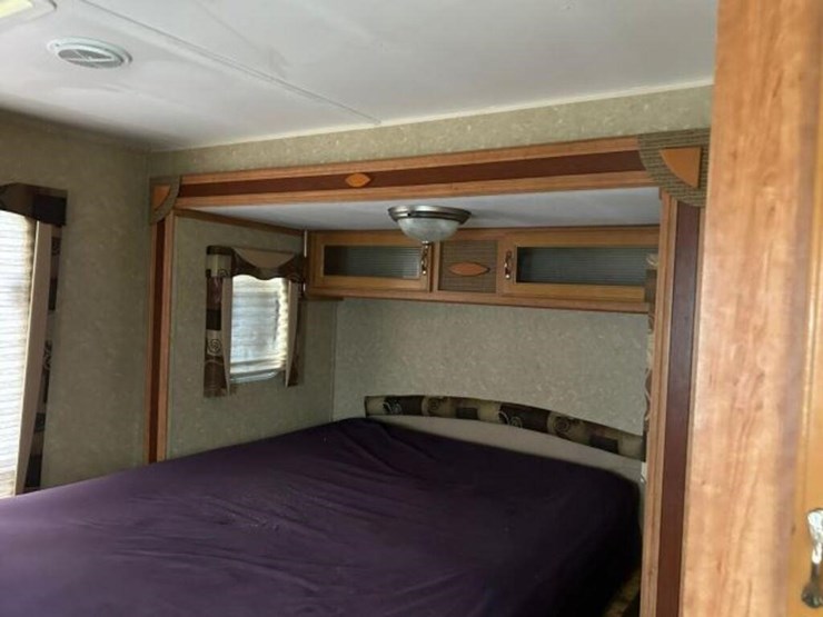 2010-gulf-stream-innsbruck-supreme-lodge-40tbs-t/a-image-74