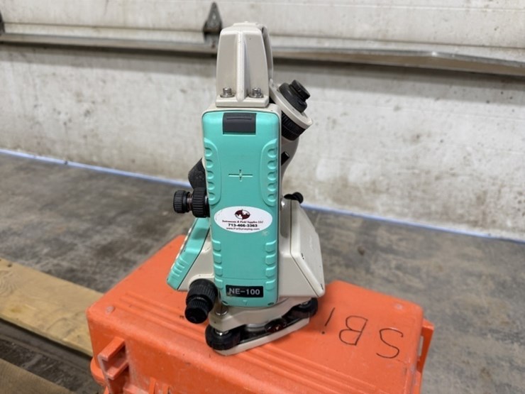 nikon-ne-100-digital-theodolite-image-2