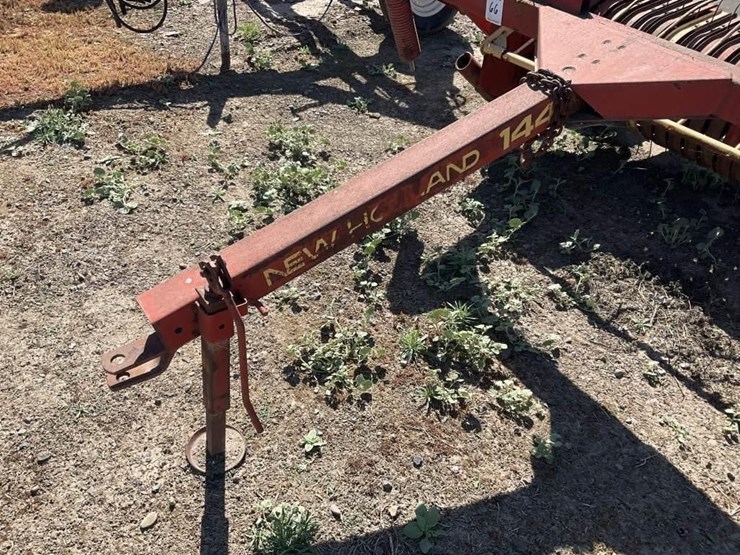 new-holland-144-image-11